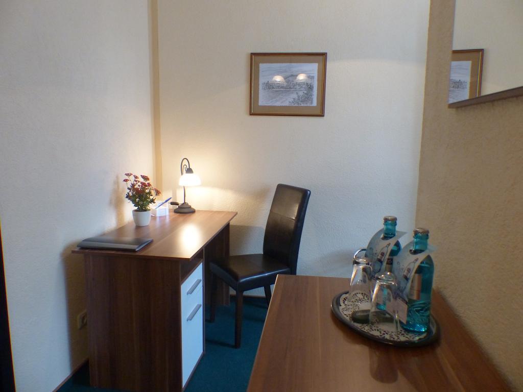 Hotel Friedchen Mit Eigener Fleischerei Artern Номер фото